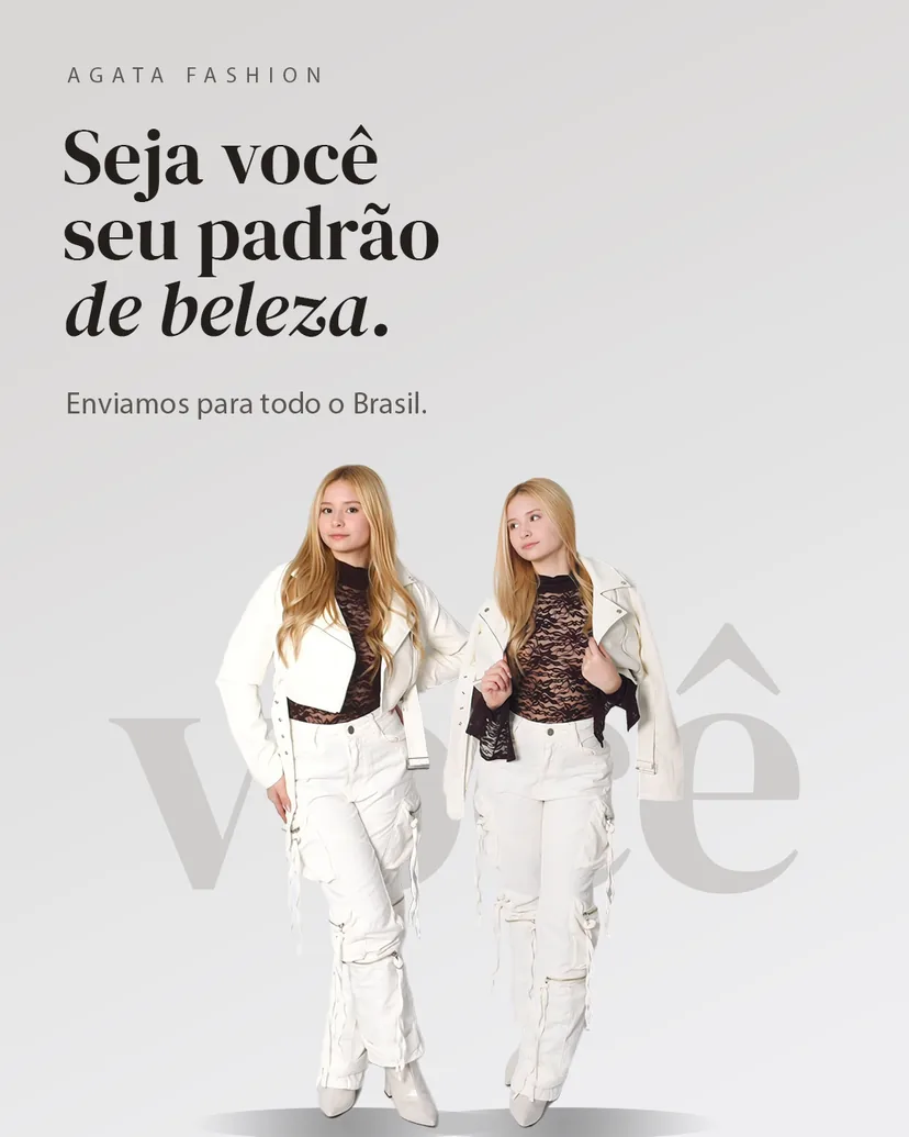 Modelo com conjunto off white e body de renda. Seja você seu padrão de beleza.